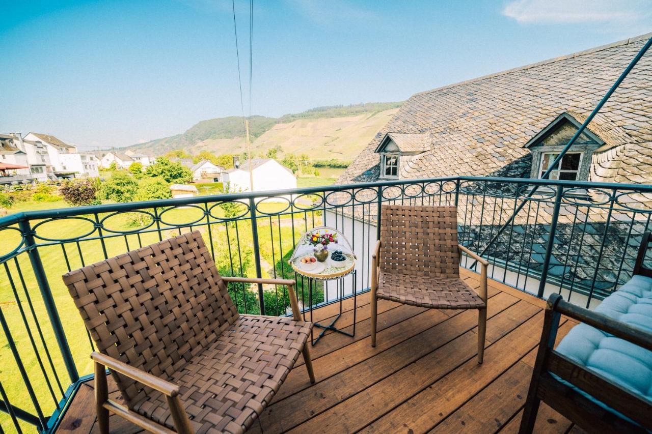 Gut Foersterlay - Exklusive Boutique Apartments Im Historischen Winzerhaus Direkt An Der Mosel Lösnich Exterior foto