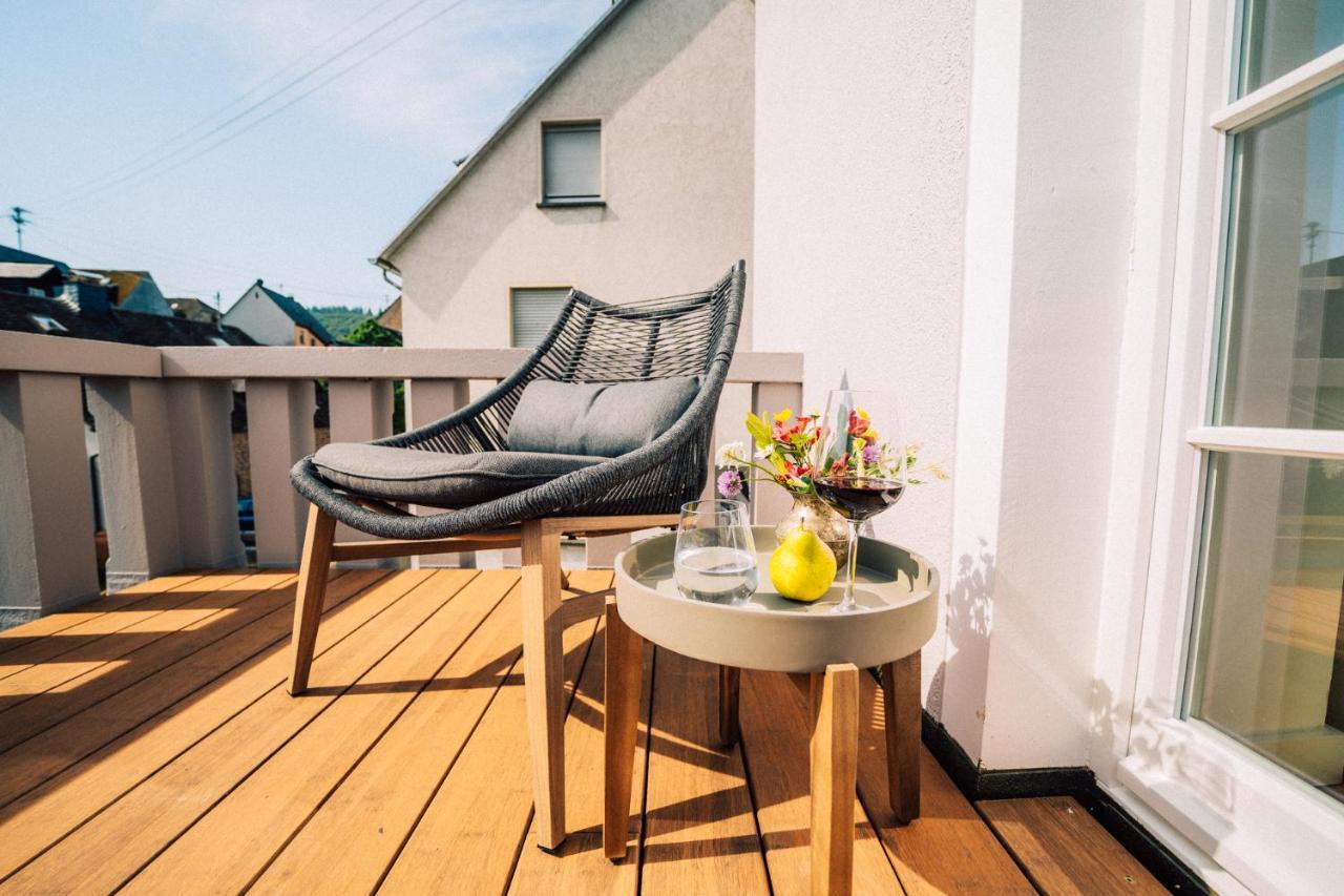 Gut Foersterlay - Exklusive Boutique Apartments Im Historischen Winzerhaus Direkt An Der Mosel Lösnich Exterior foto
